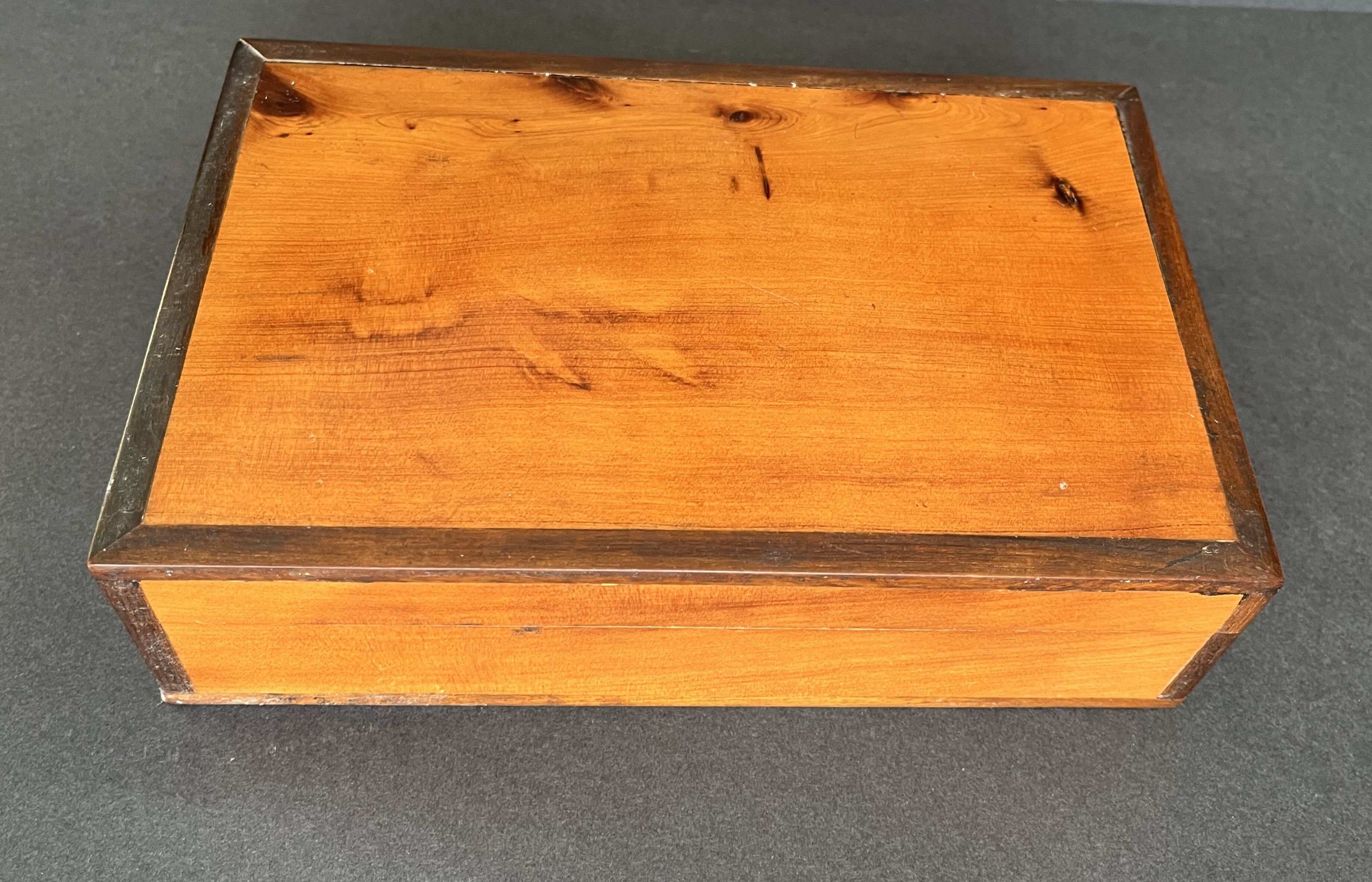 Solid wood jewelry box