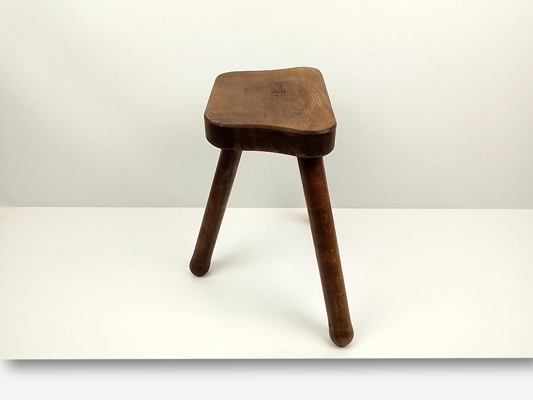 Wooden tripod stool 33 cm
