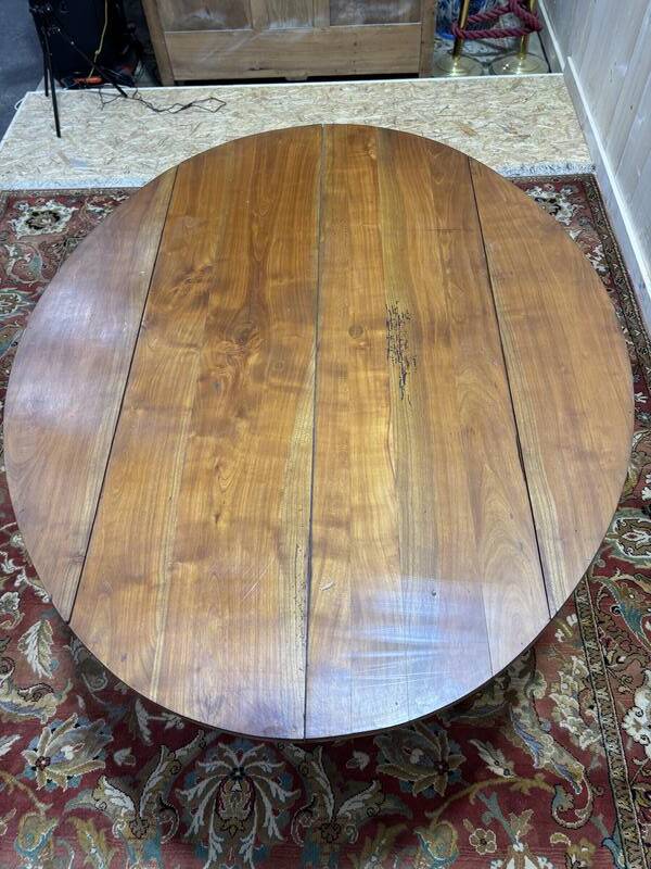 Table ovale en merisier 25 personnes