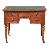 Small English mahogany desk