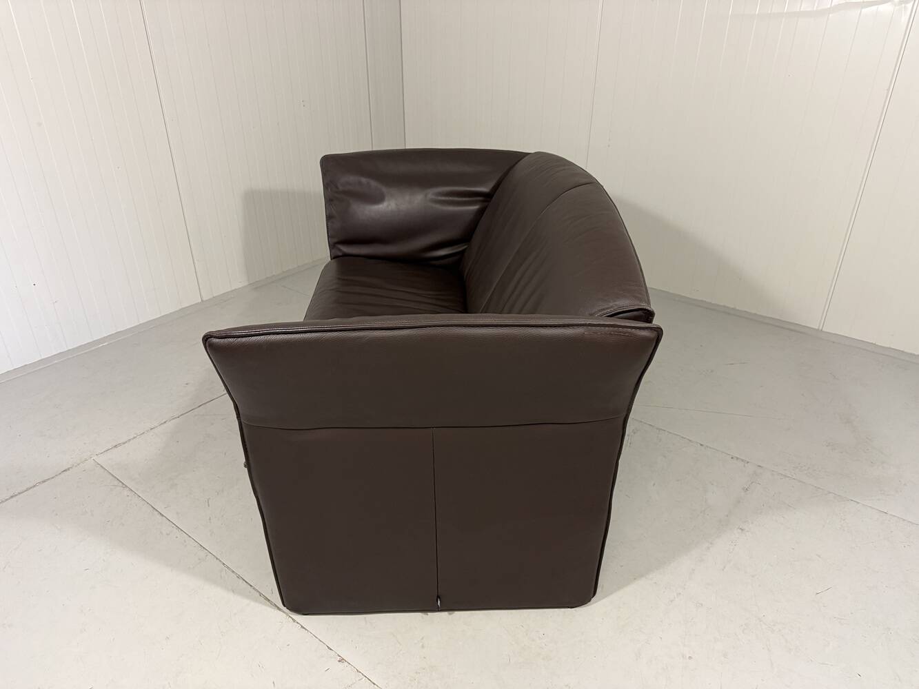 Christophe Giraud brown leather sofa Indy, Jori Belgium 1990’s