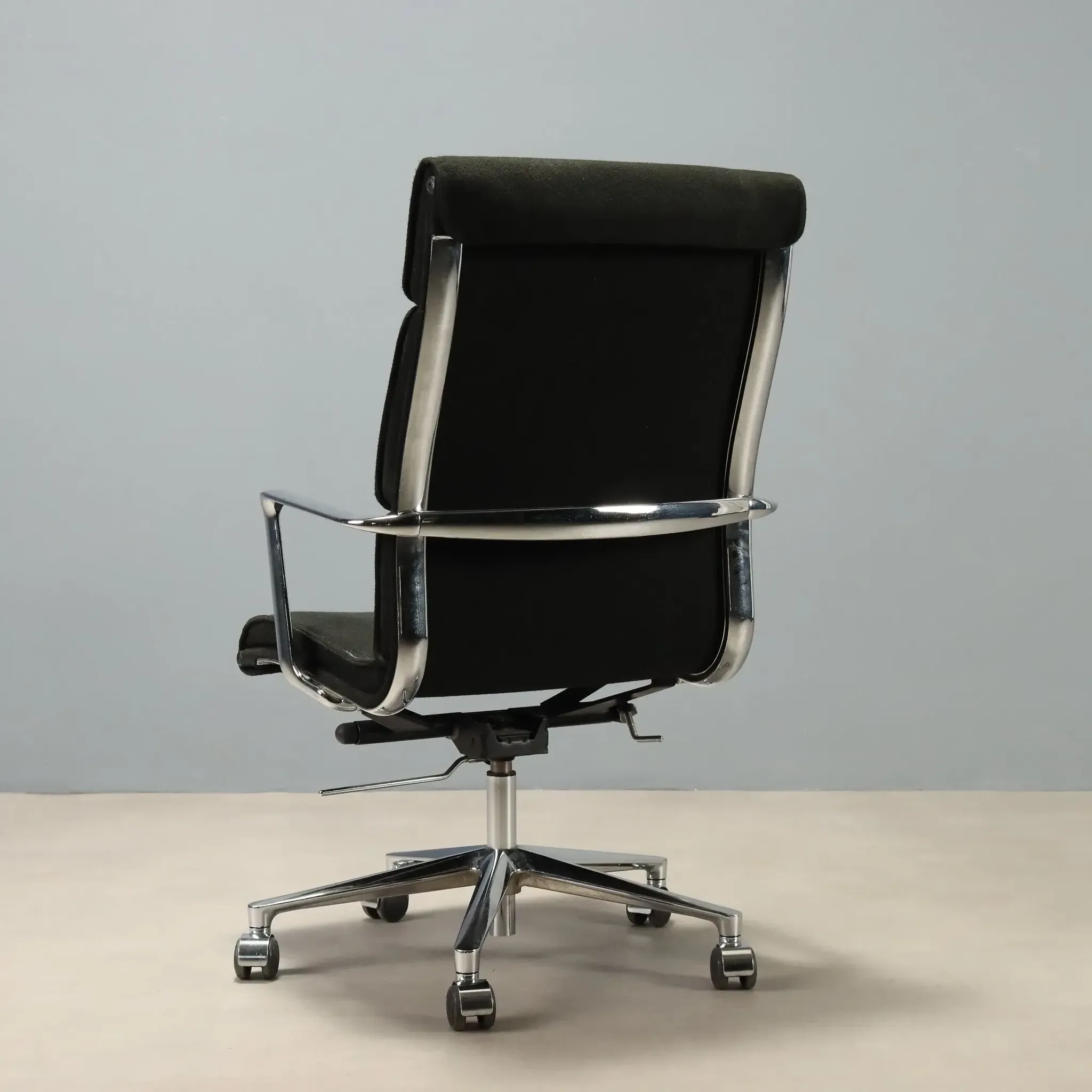 Vintage office chair ICF design Eames aluminium Italy 1970s