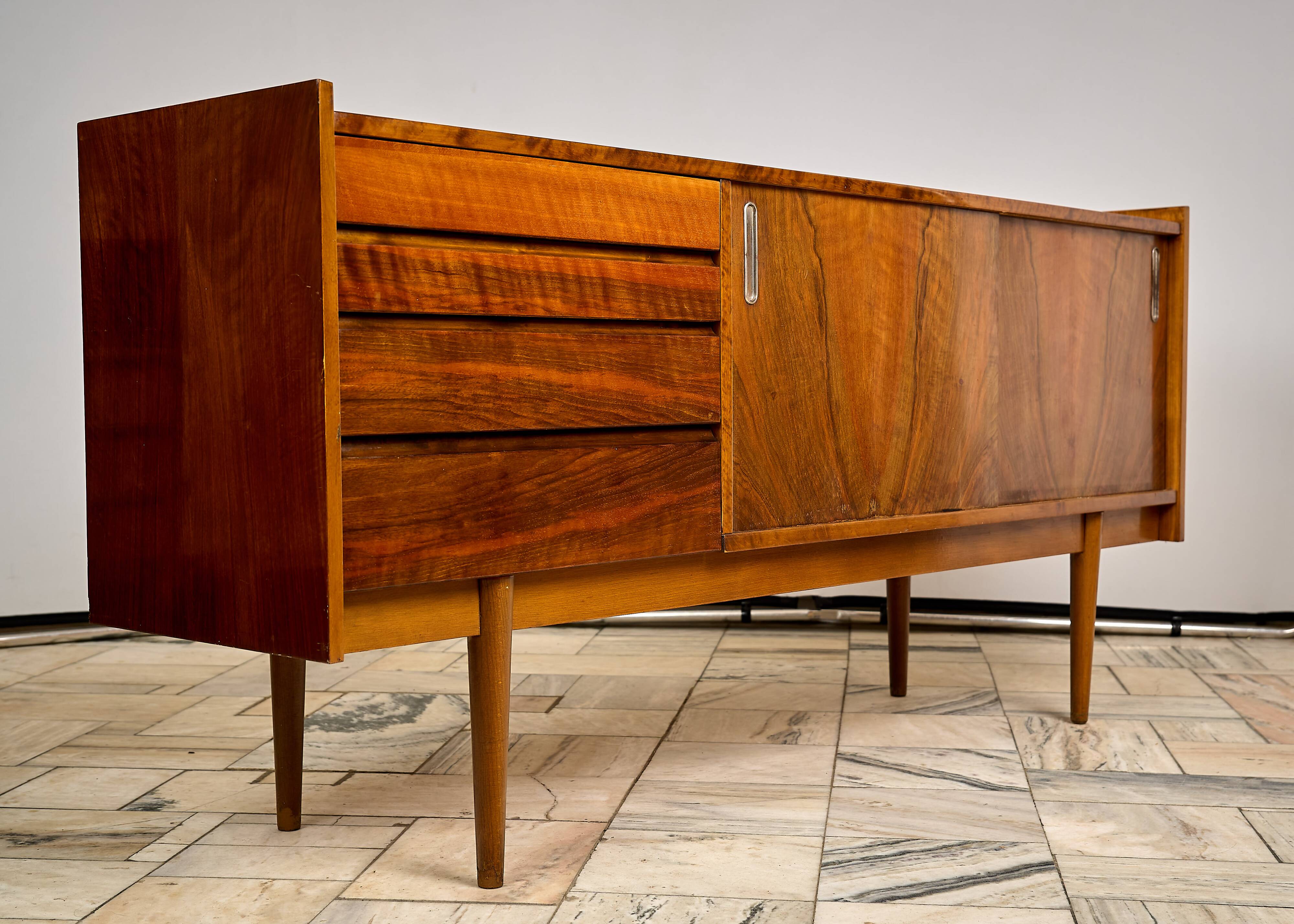 Commode vintage, usine de meubles Bytom, Pologne, années 1960.