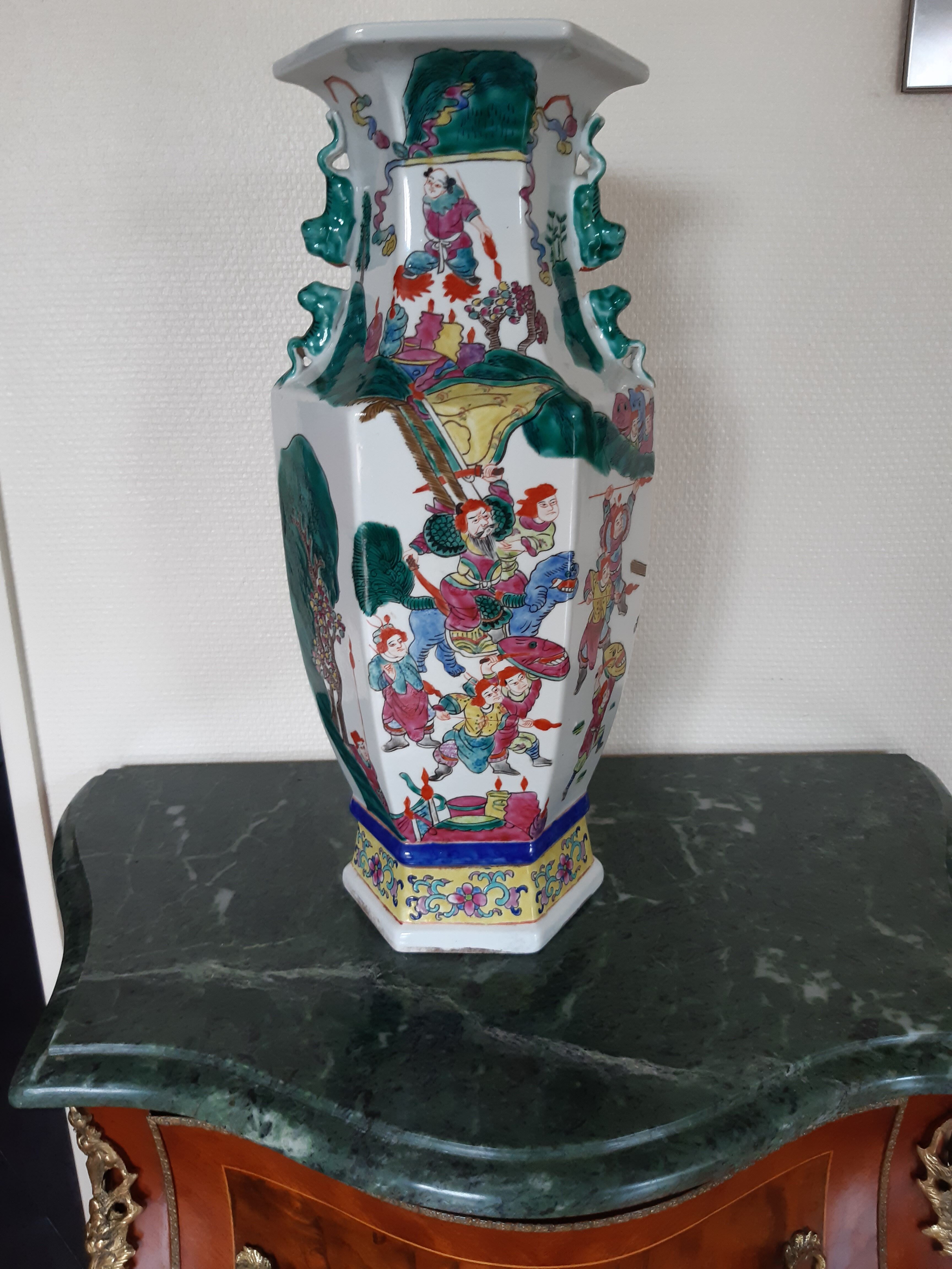 Ancient Chinese vase green family porcelain