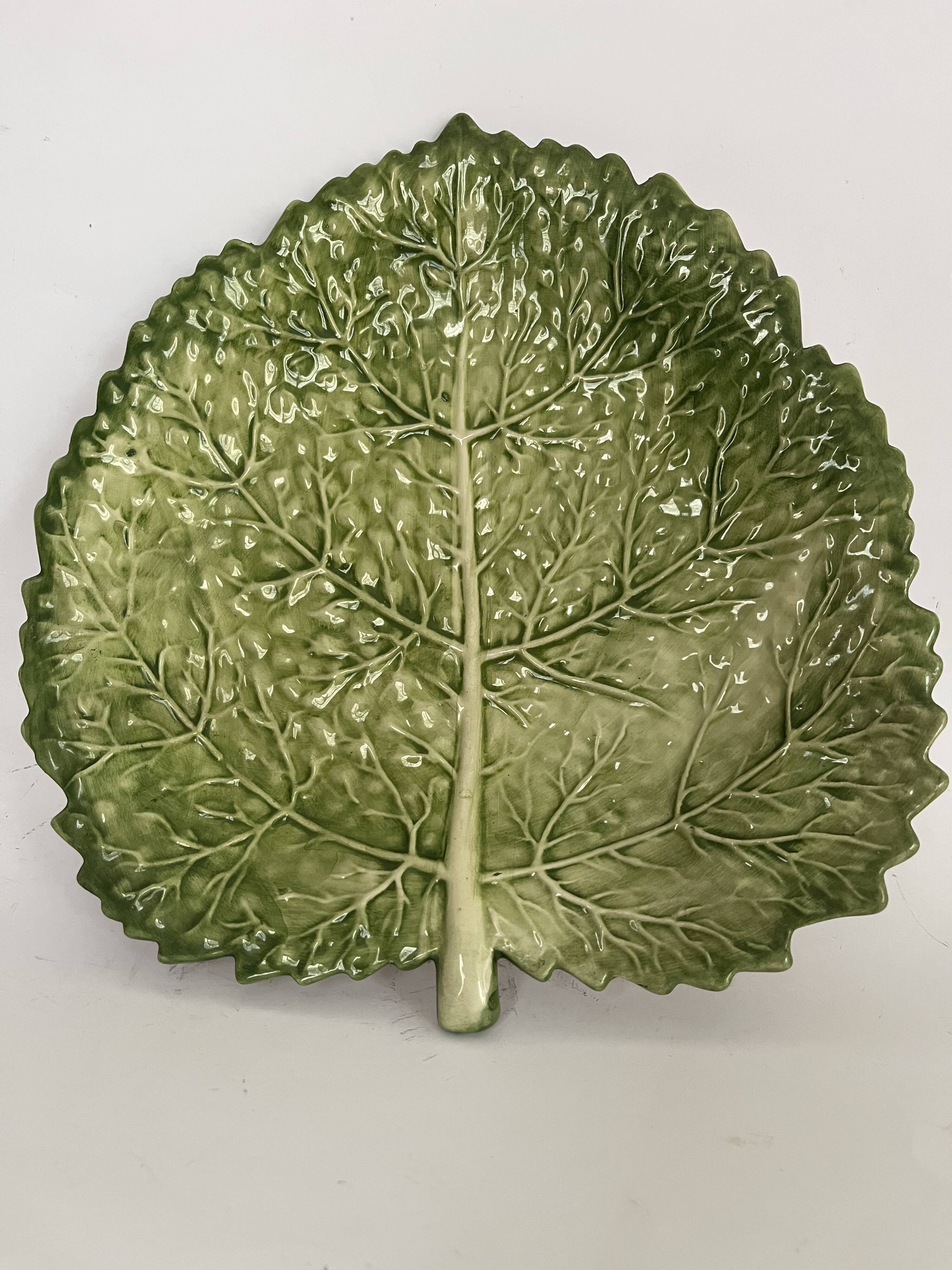 Plat barbotine, feuille de chou