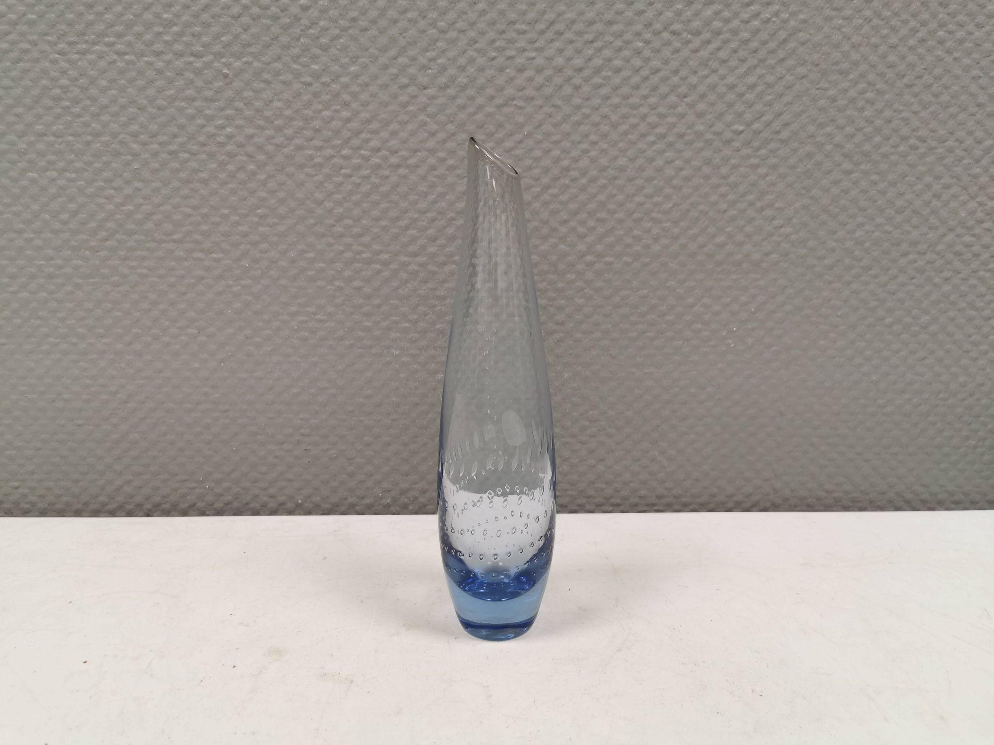 Vase finlandais en verre bleu