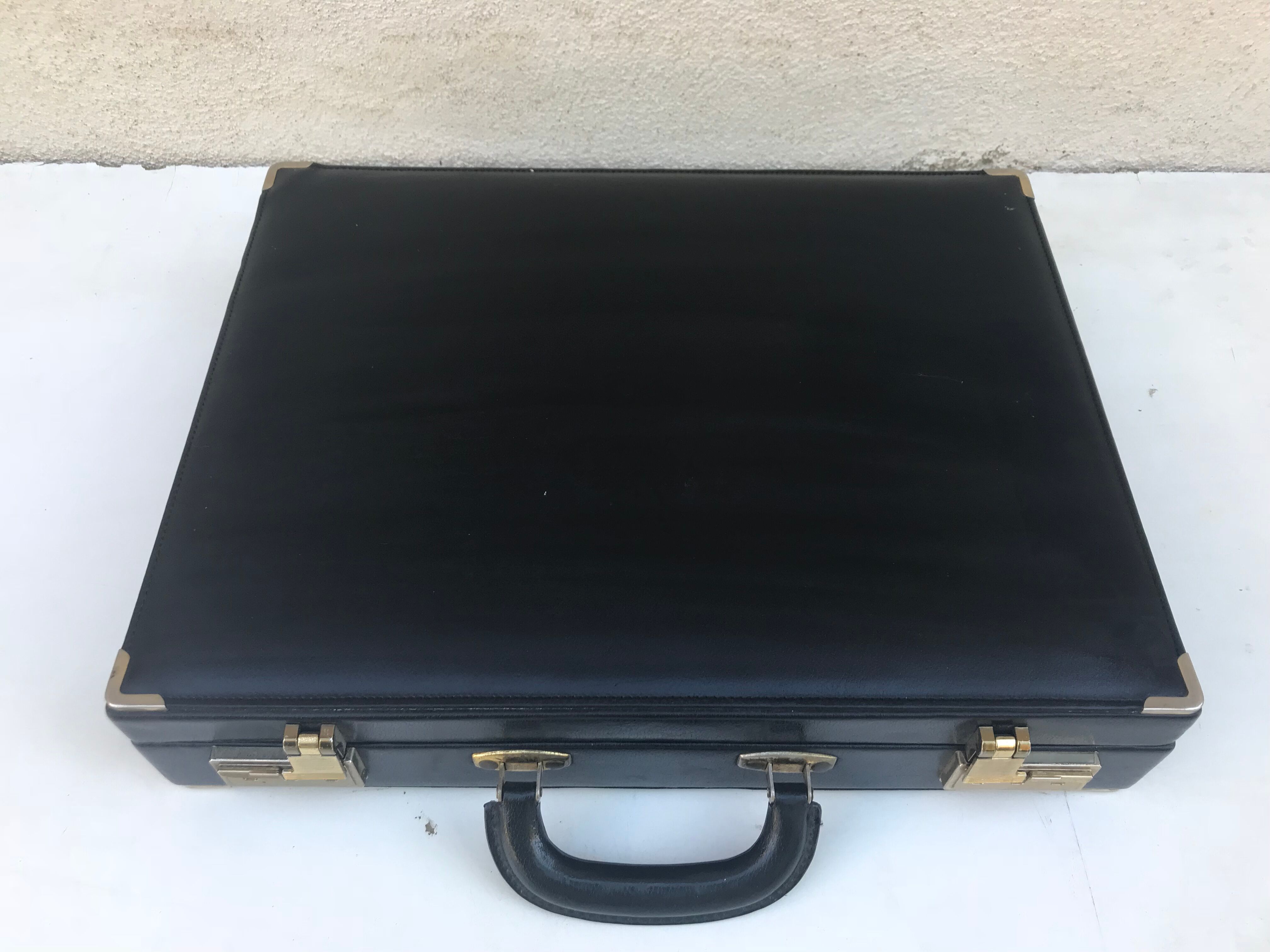 Old travel Gerard Henon leather black briefcase