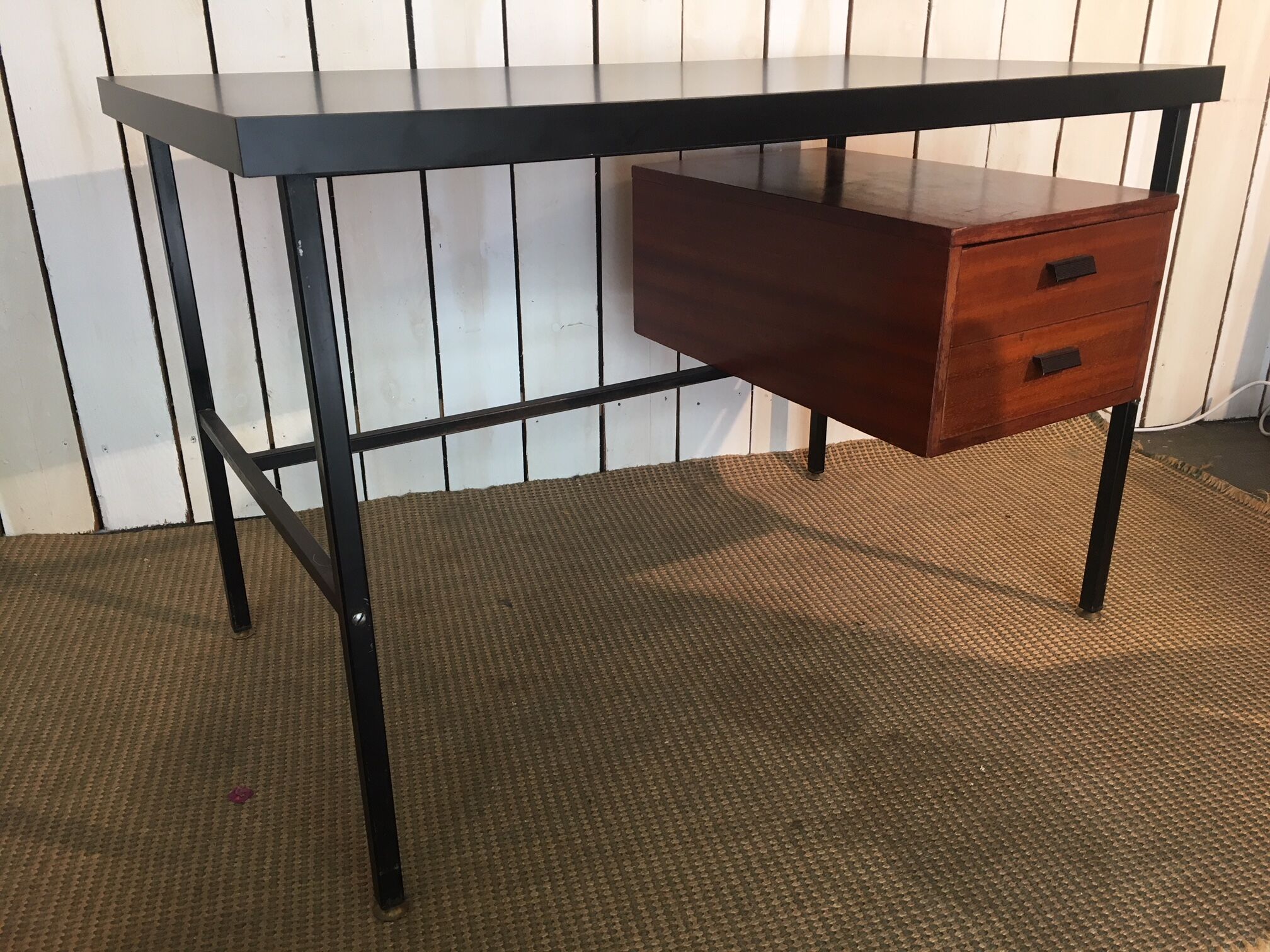 Bureau des années 50