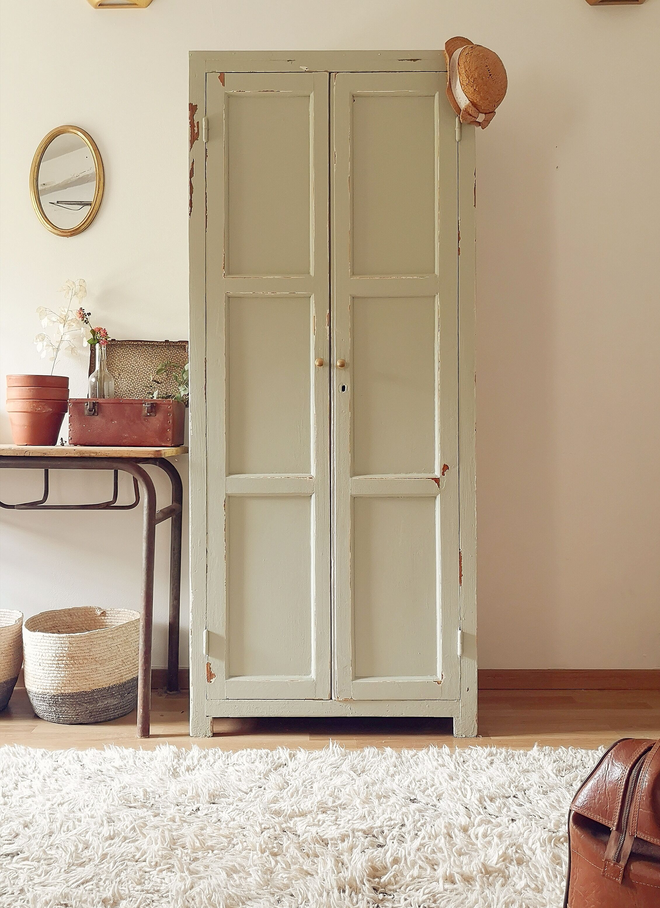 Armoire parisienne
