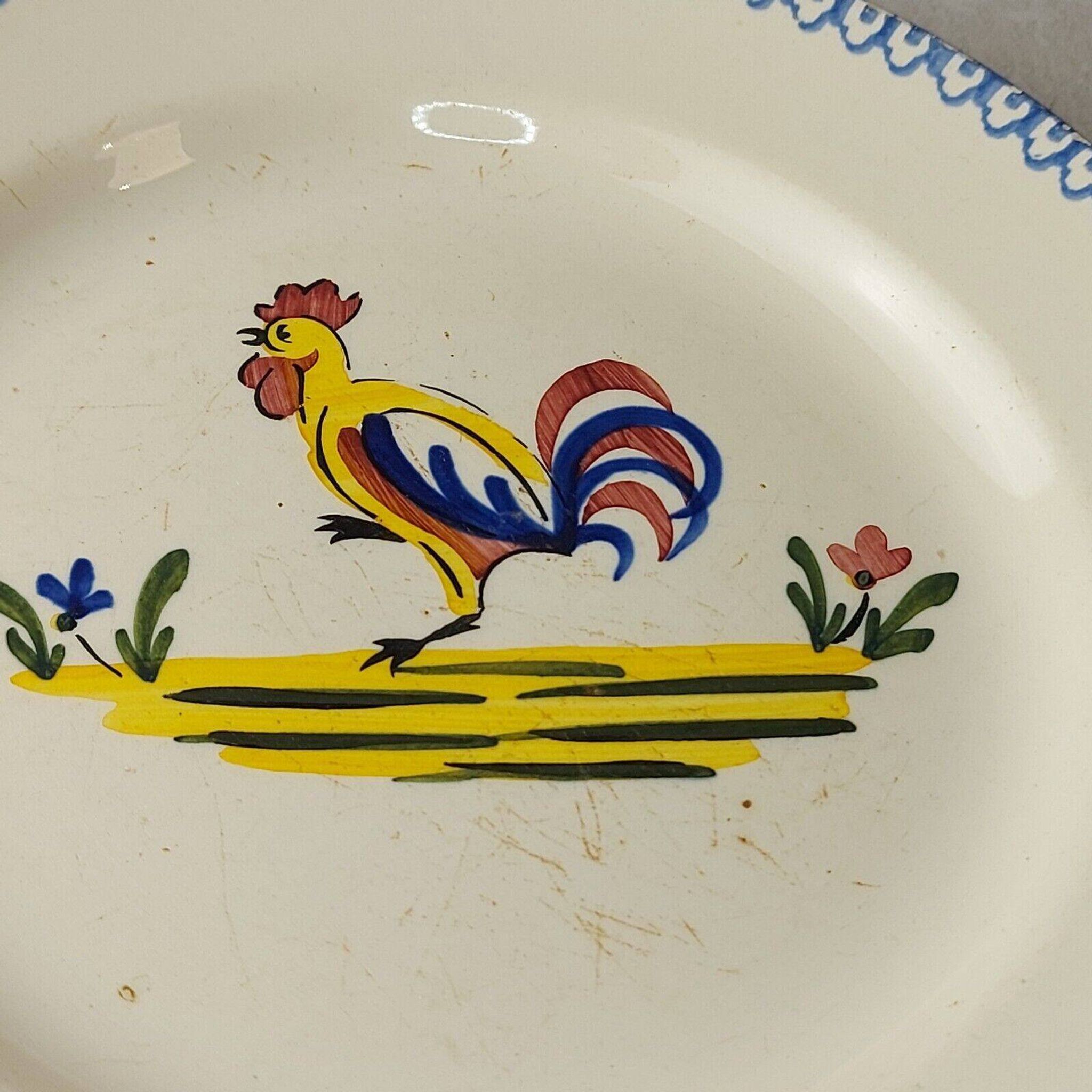 Paire d'assiettes décor coq, Cocorico, en céramique de Saint Clément