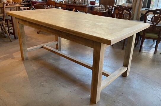 Farm table