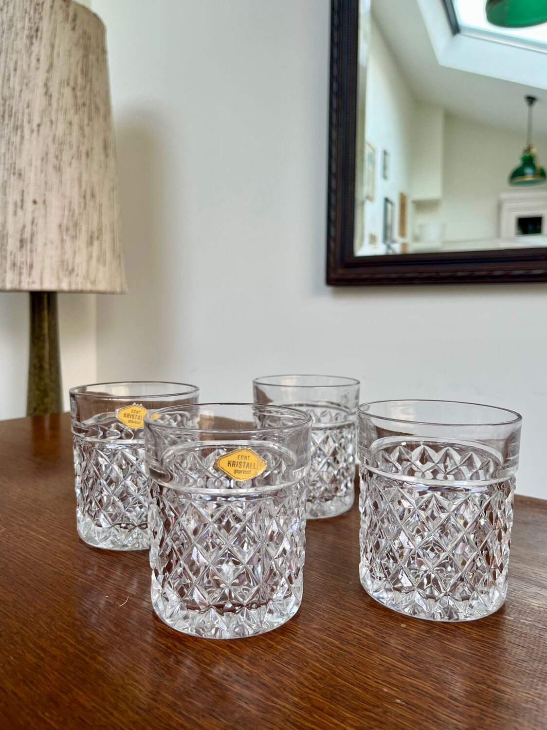 Set of 4 pressed crystal glasses – diamond pattern