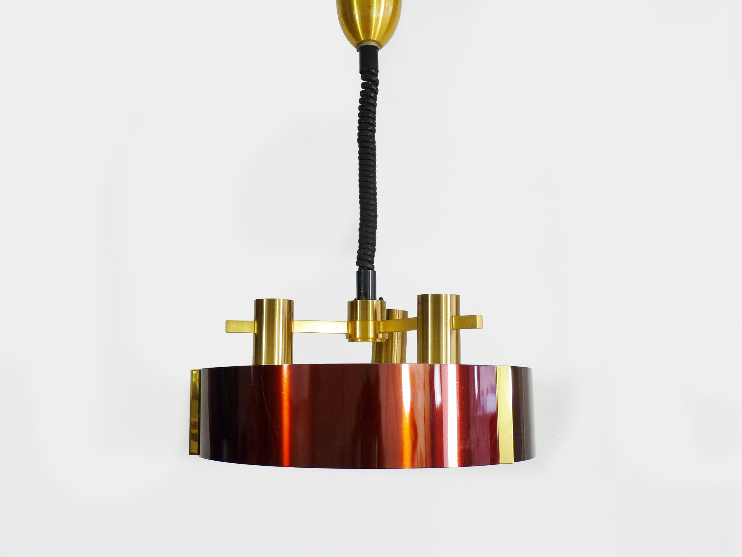 Suspension design italien monte baisse en métal laqué. Maison Rolly. Année 80