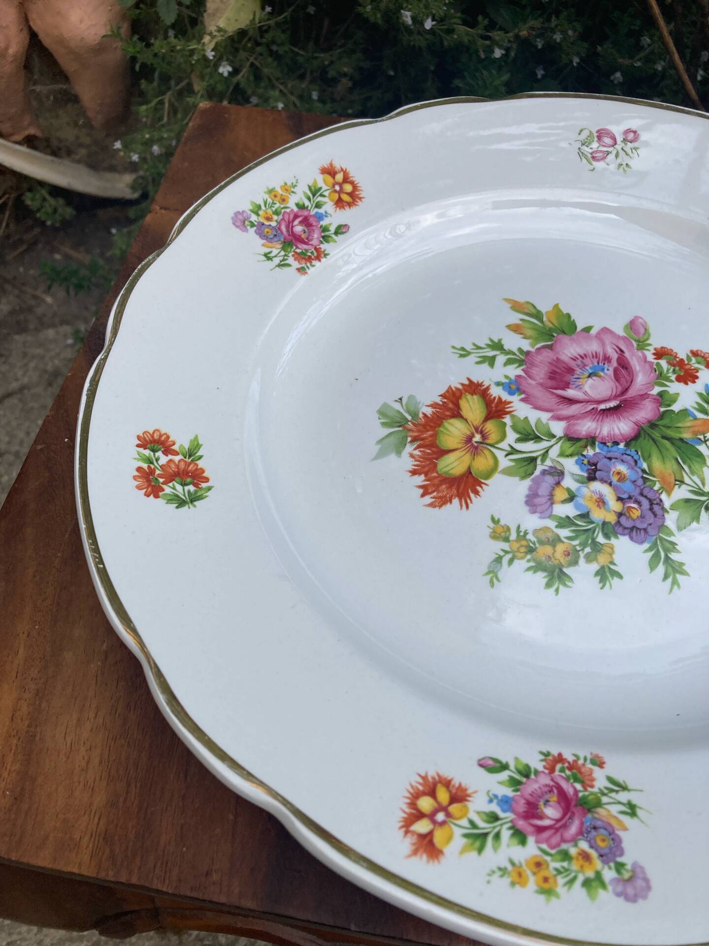 Plats de service ronds Digoin Sarreguemines charme d’antan