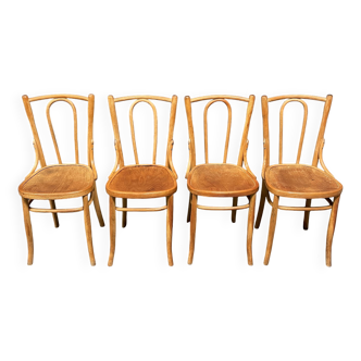 Lot de 4 chaises de bistrot en bois aux assises gracieuses