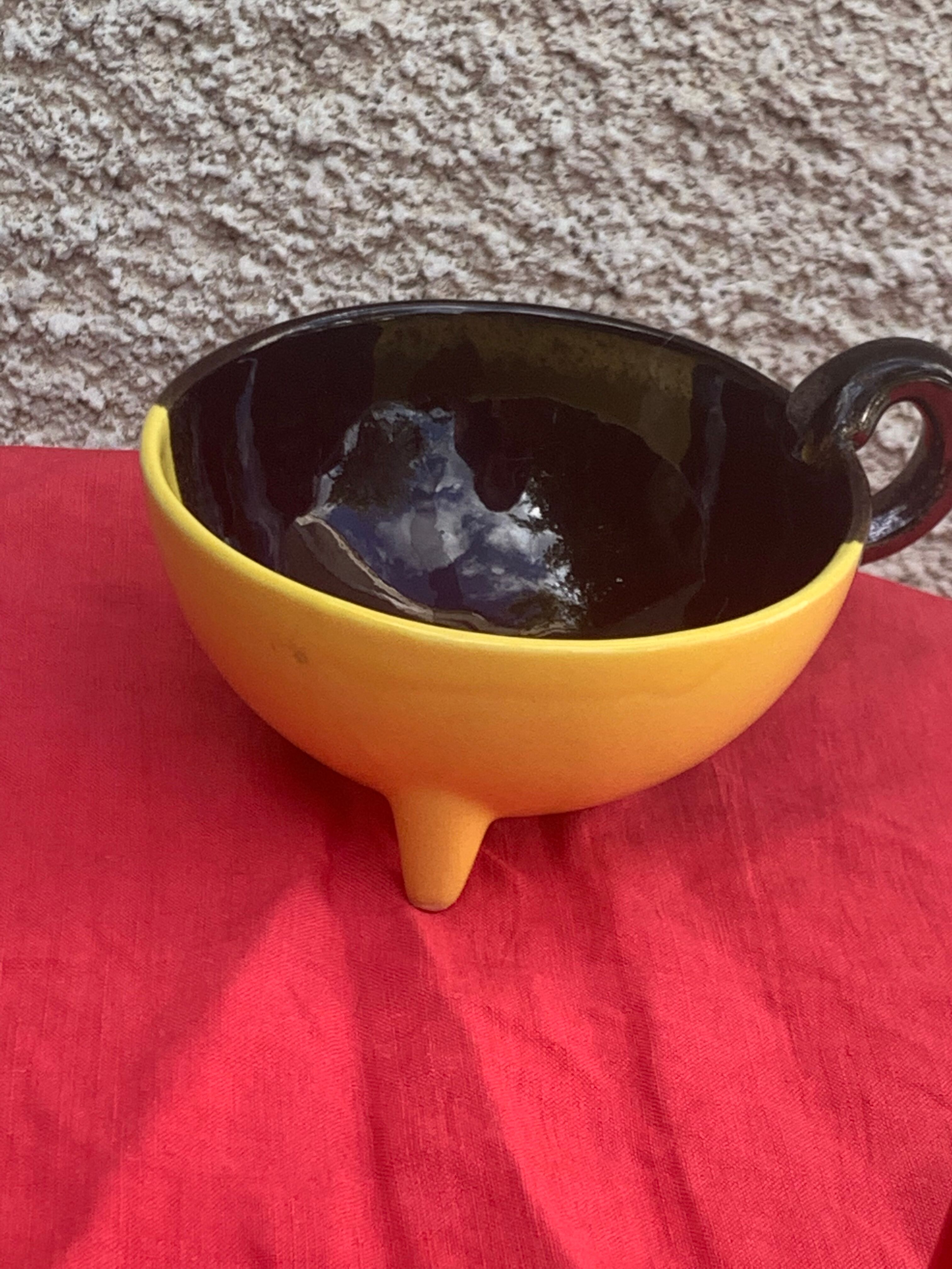 5 cups and 5 saucers signed Luc vallauris vintage