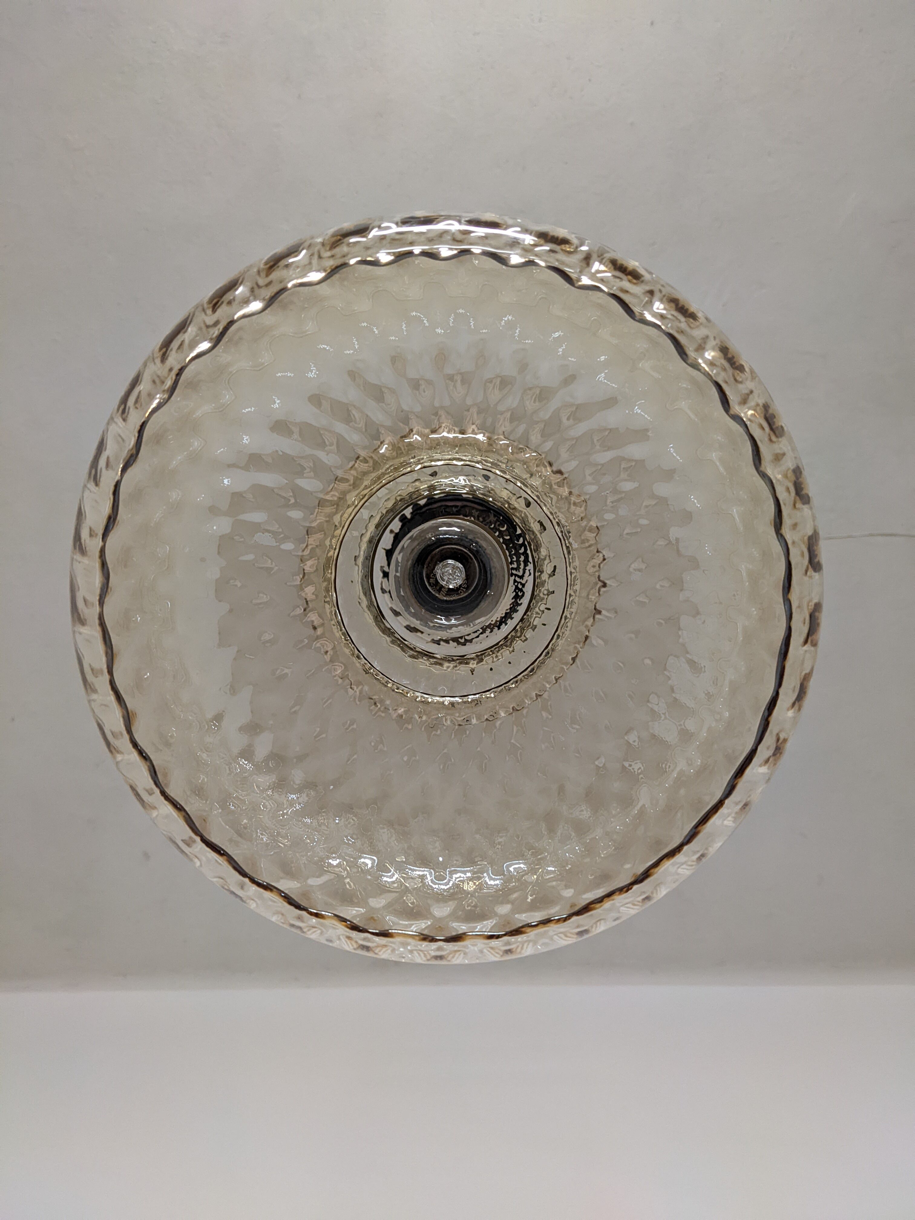 Amber crystal suspension from the 60s/70s