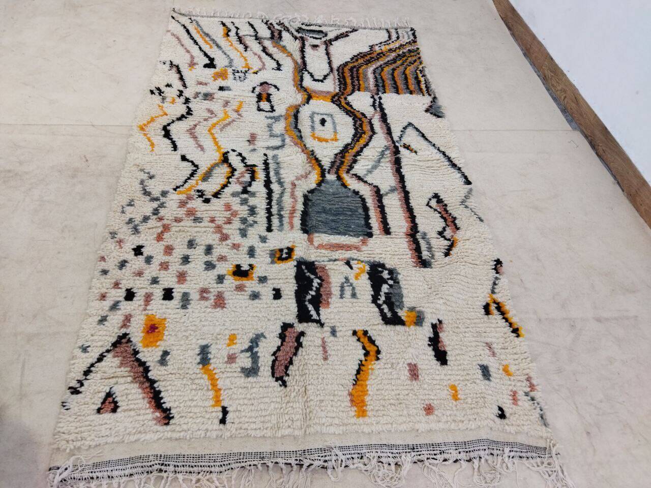 Handmade moroccan berber rug 252 x 138 cm