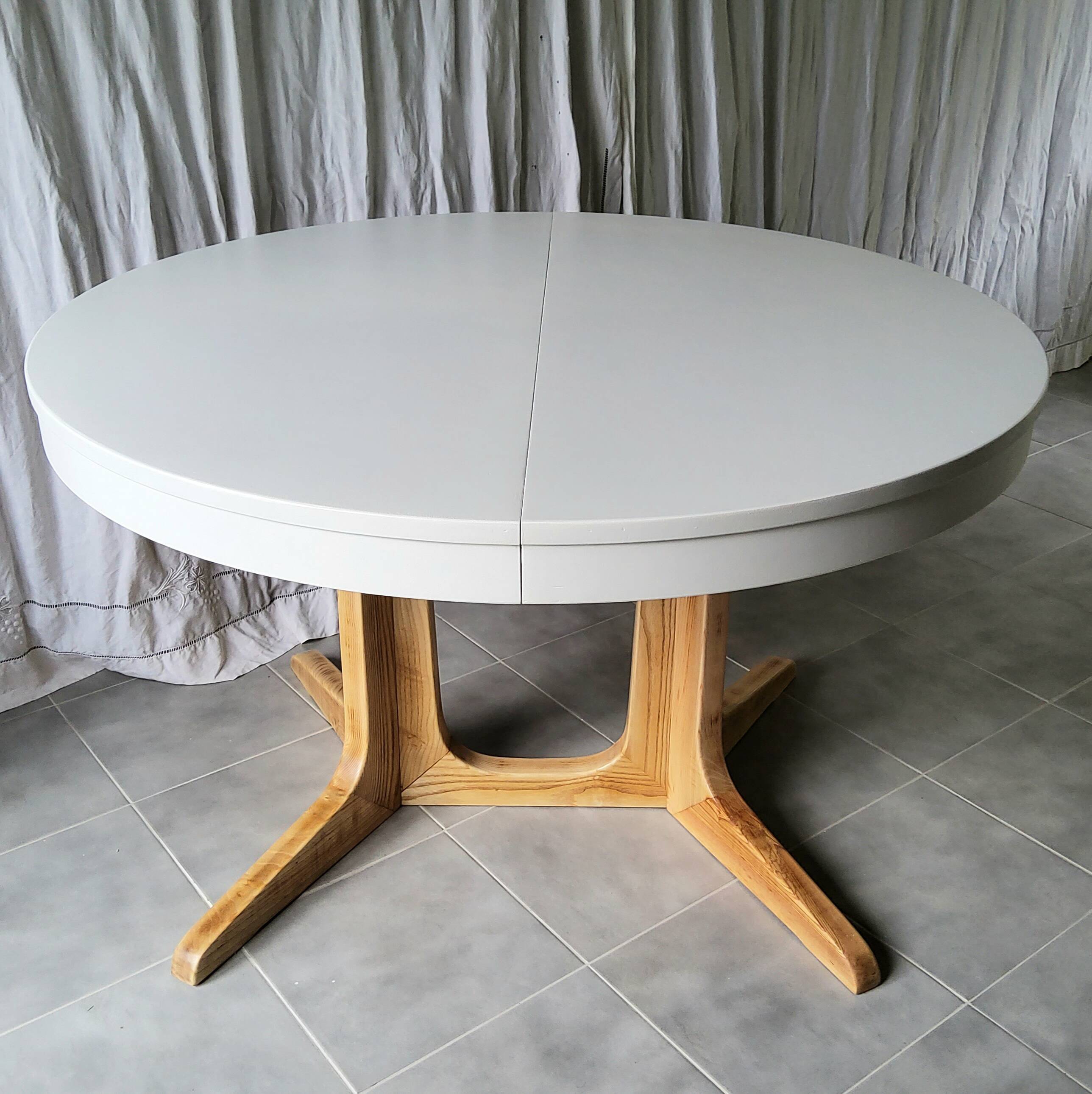 Baumann round table