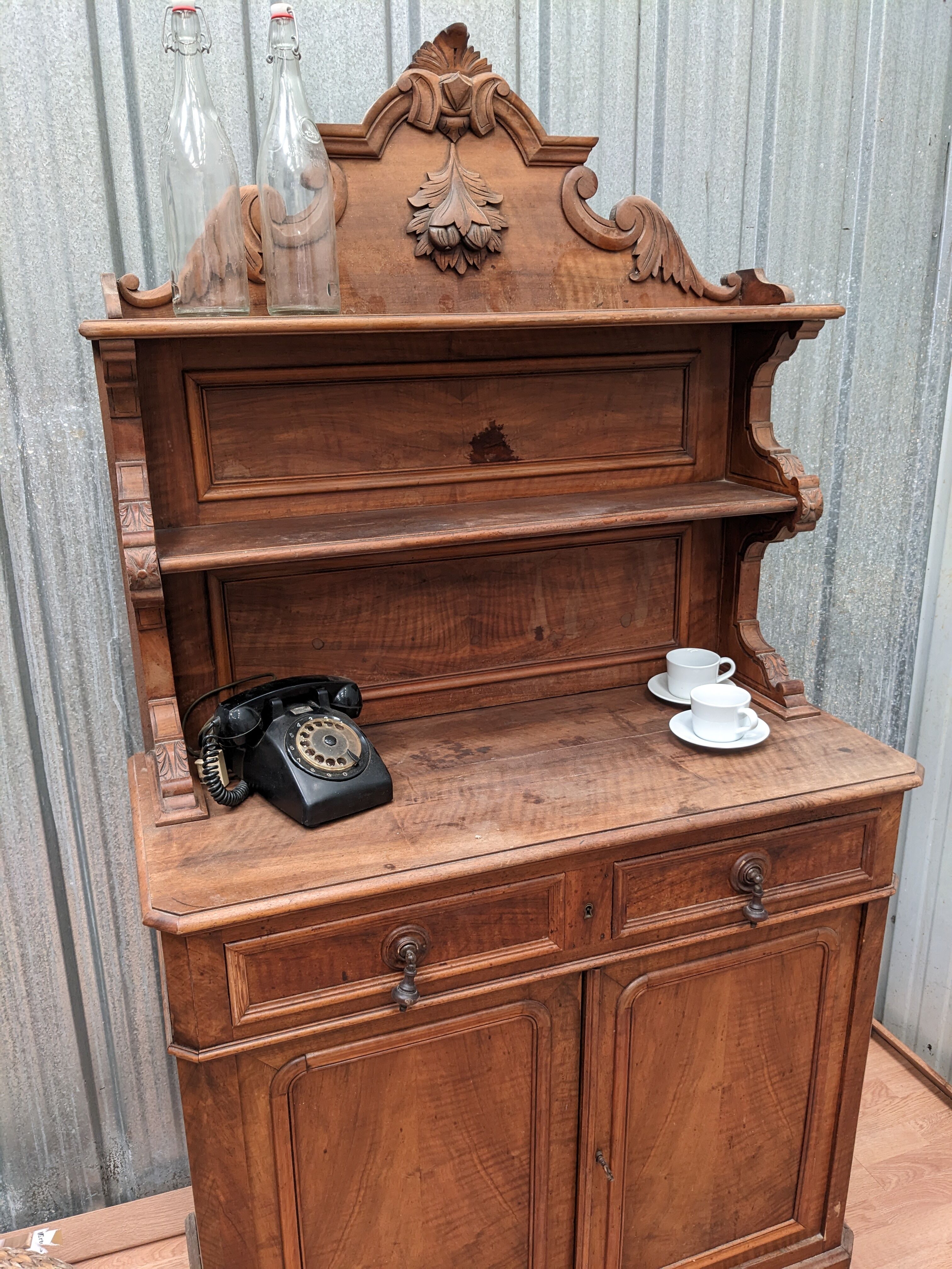 Dresser