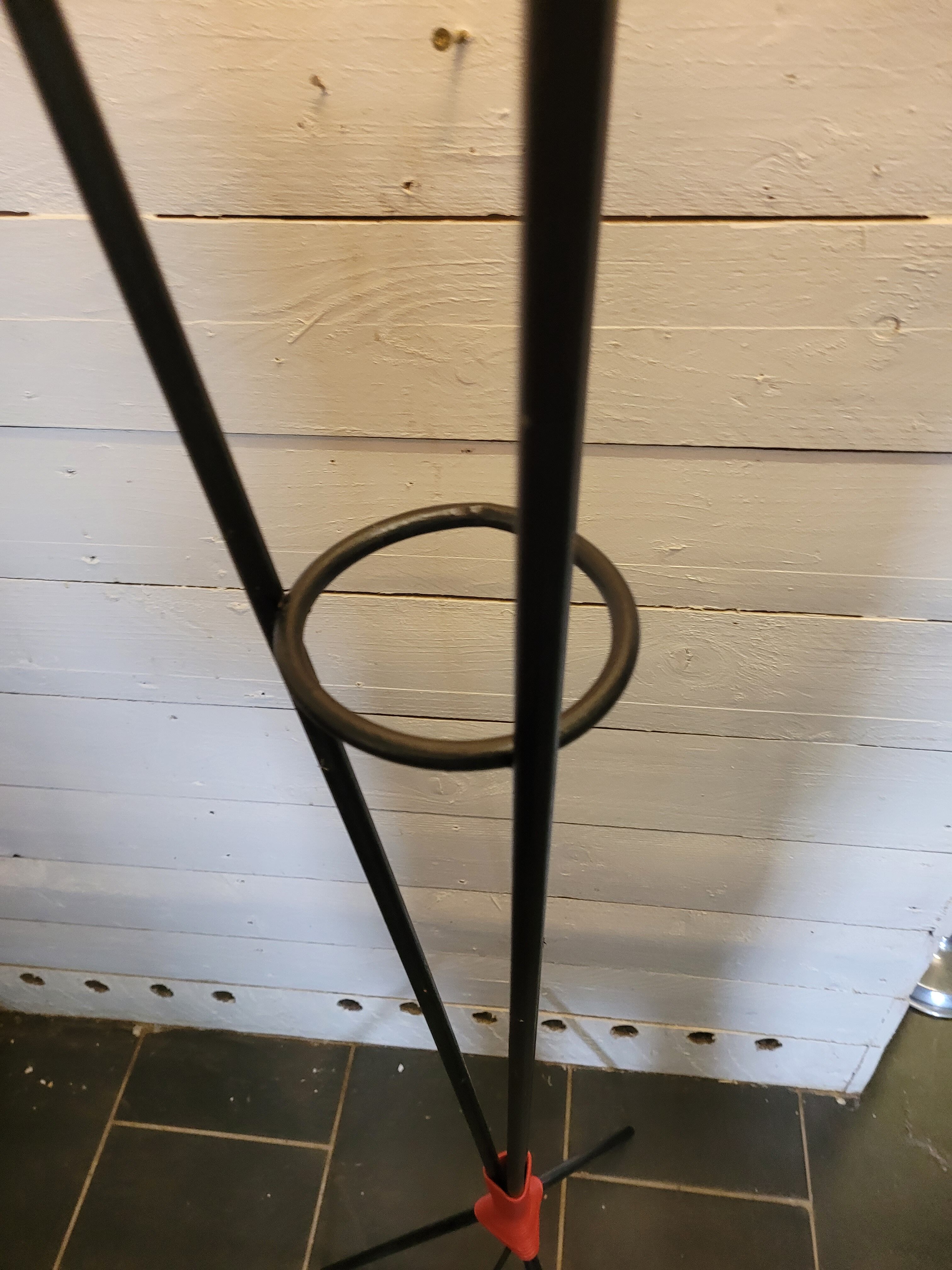 Tripod floor lamp from the 70s