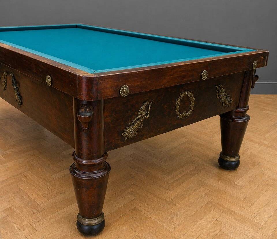 French billiards from the Empire period in mahogany, resting on four legs.