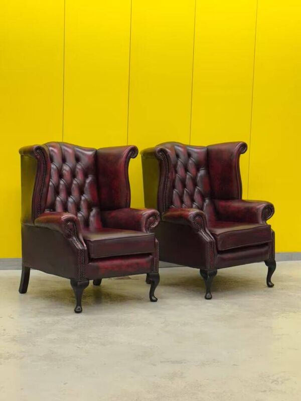 Fauteuil chesterfield en cuir bourgogne avec accoudoirs (Le prix est pour un)