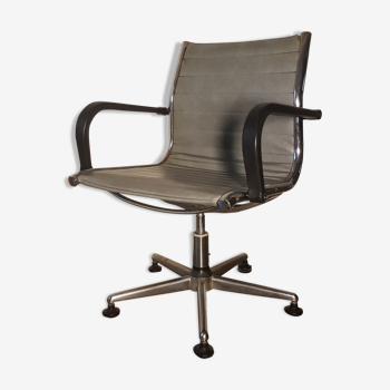 Office chair 70
