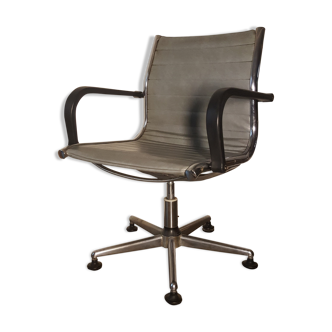 Office chair 70