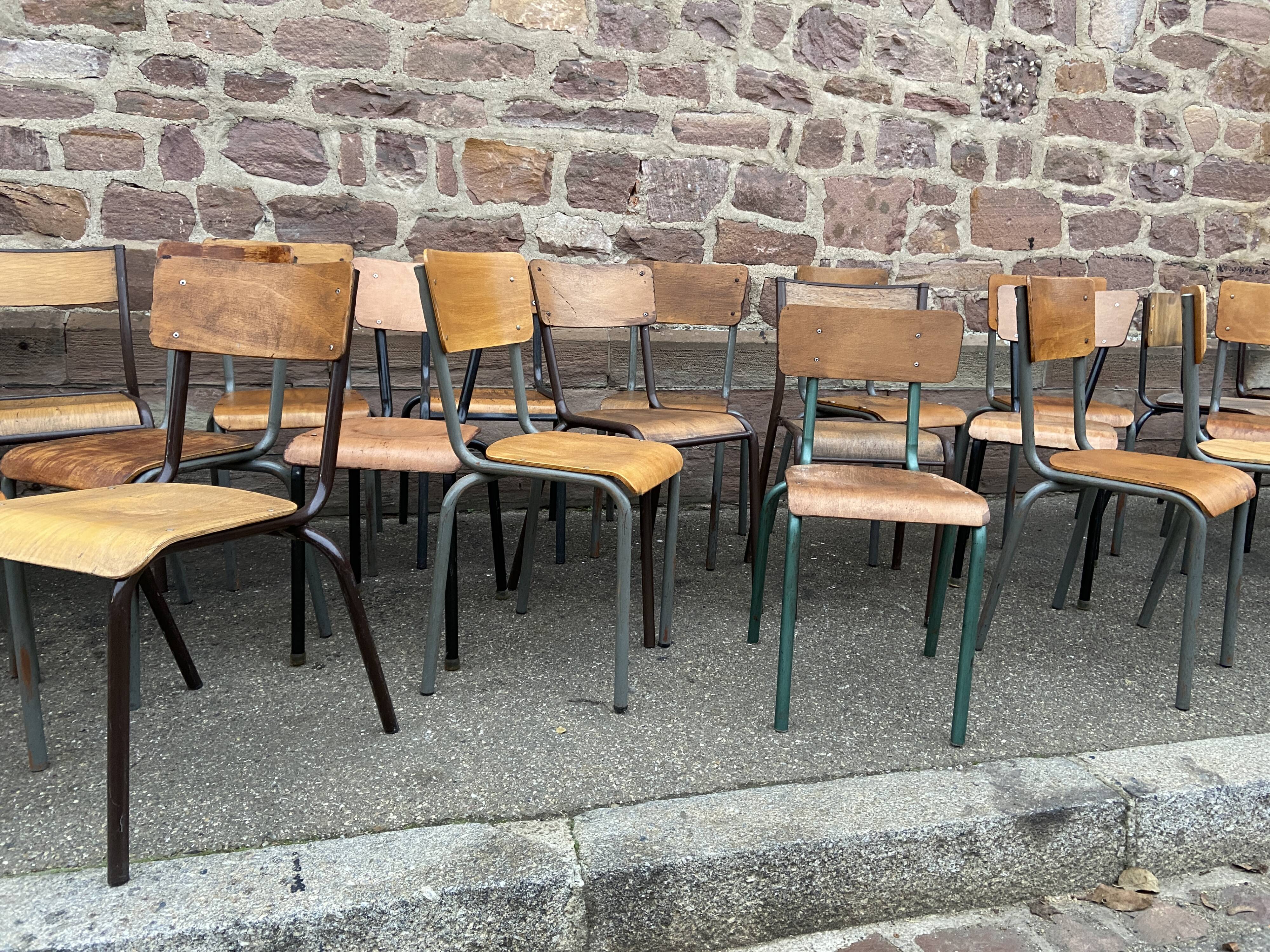 20 chaises industrielles école dépareillées vintage MULLCA tube & bois