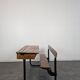 Bureau d'écolier moderniste