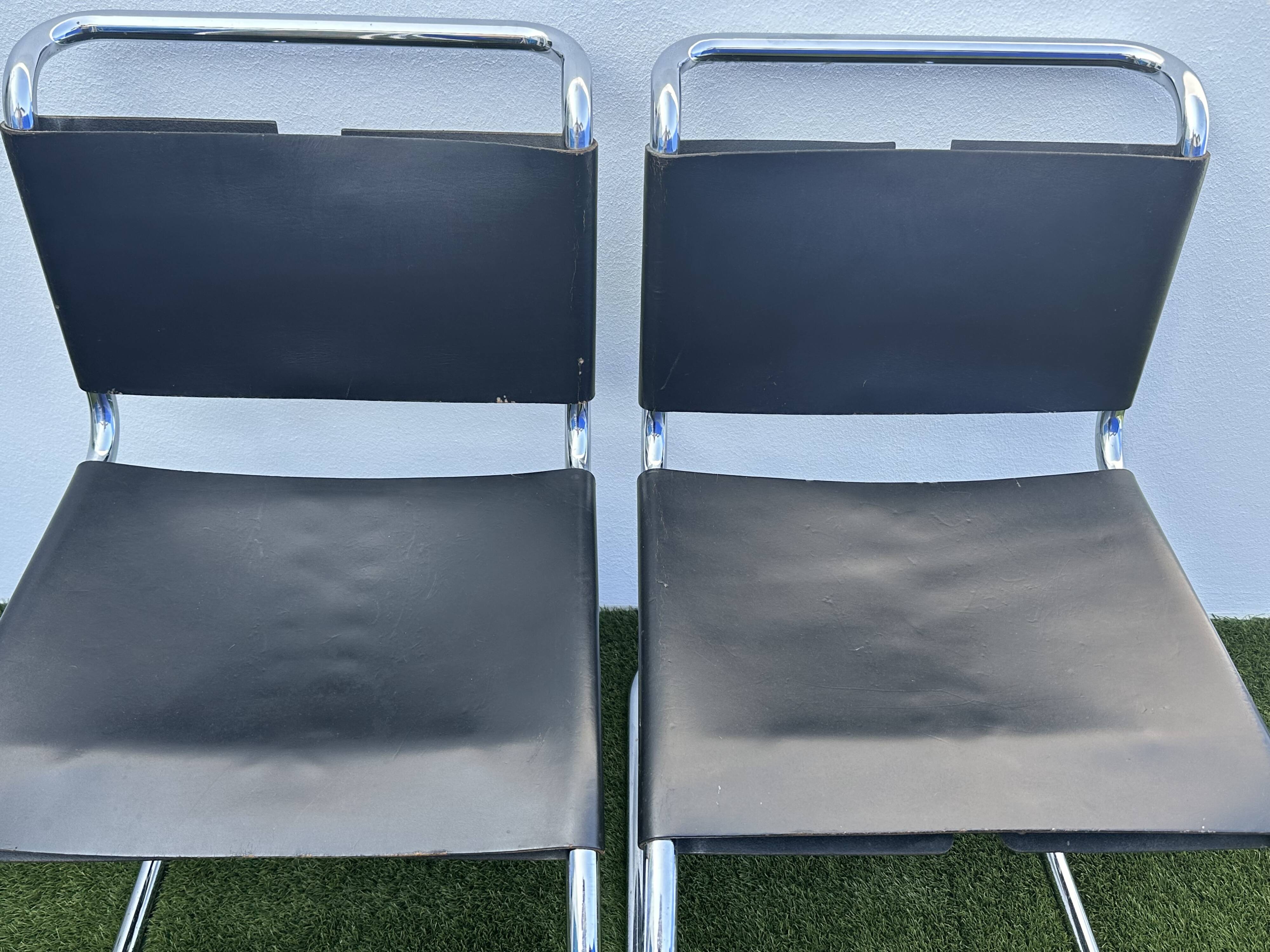 Pair of MR 10 chairs with Mies Van der Rohe laces, Knoll International