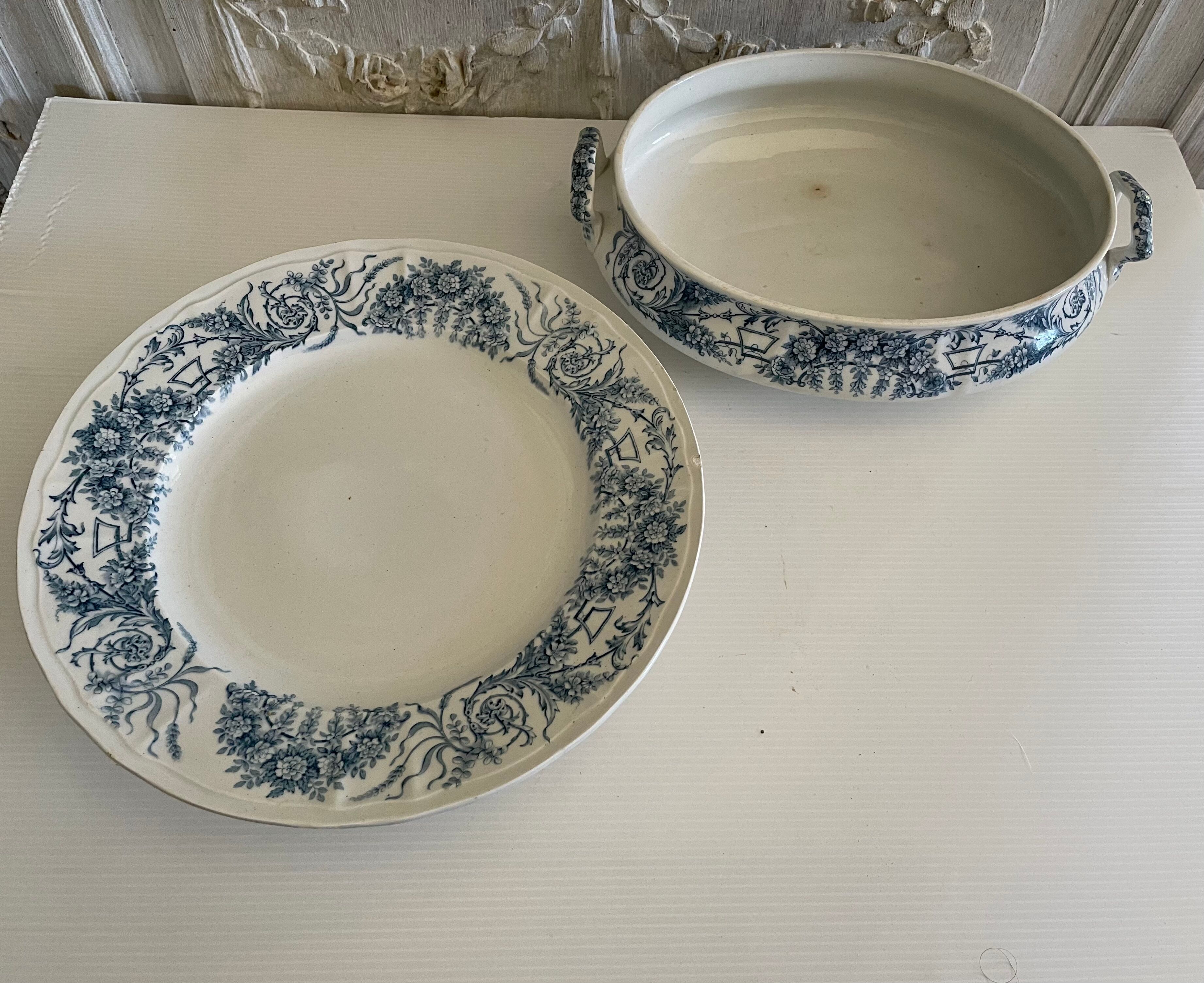 Lot de deux plats terre de fer St Amand et Hamage