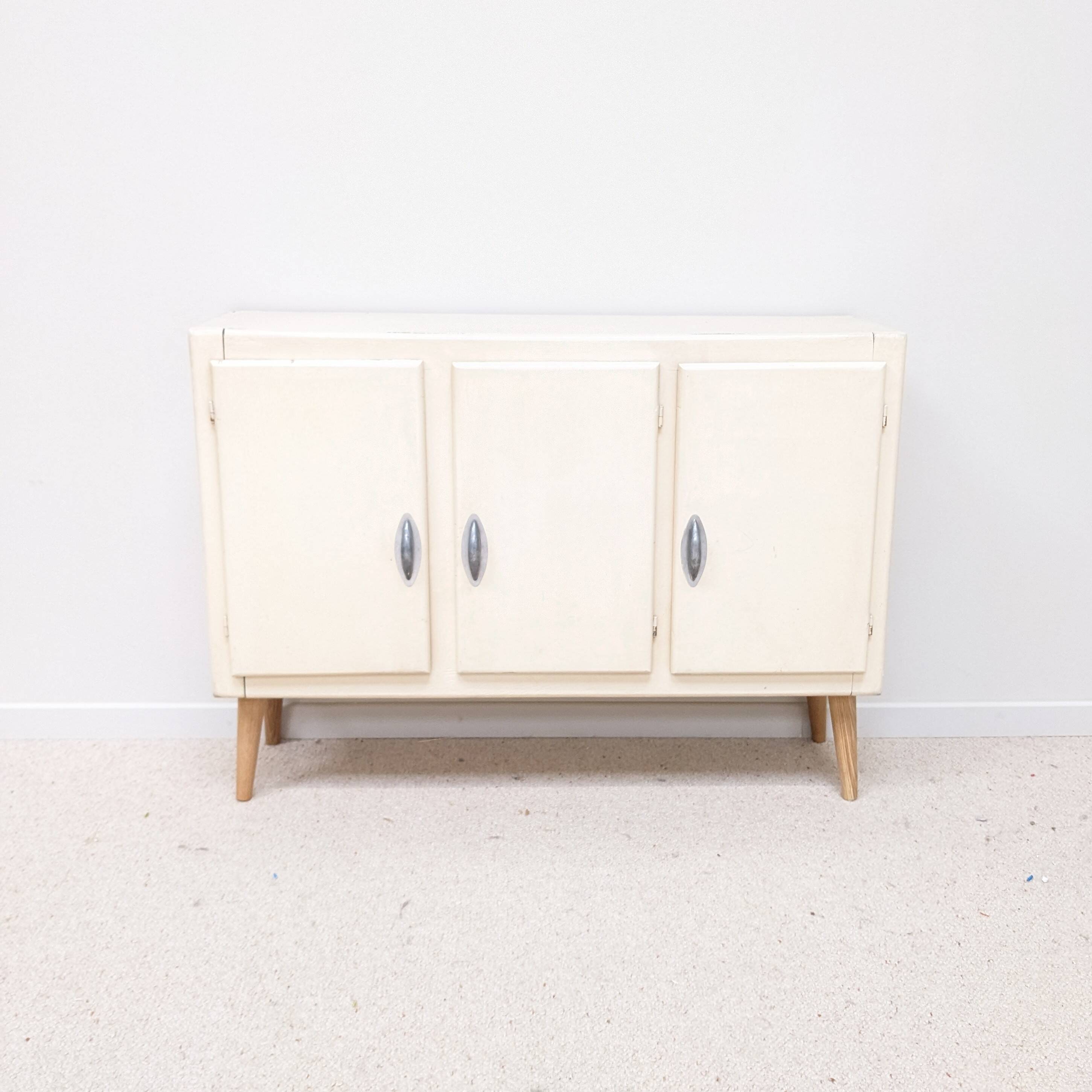 Mado beige sideboard
