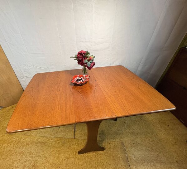 Table à manger vintage en teck à rabat de style rétro des années 60 par G Plan.