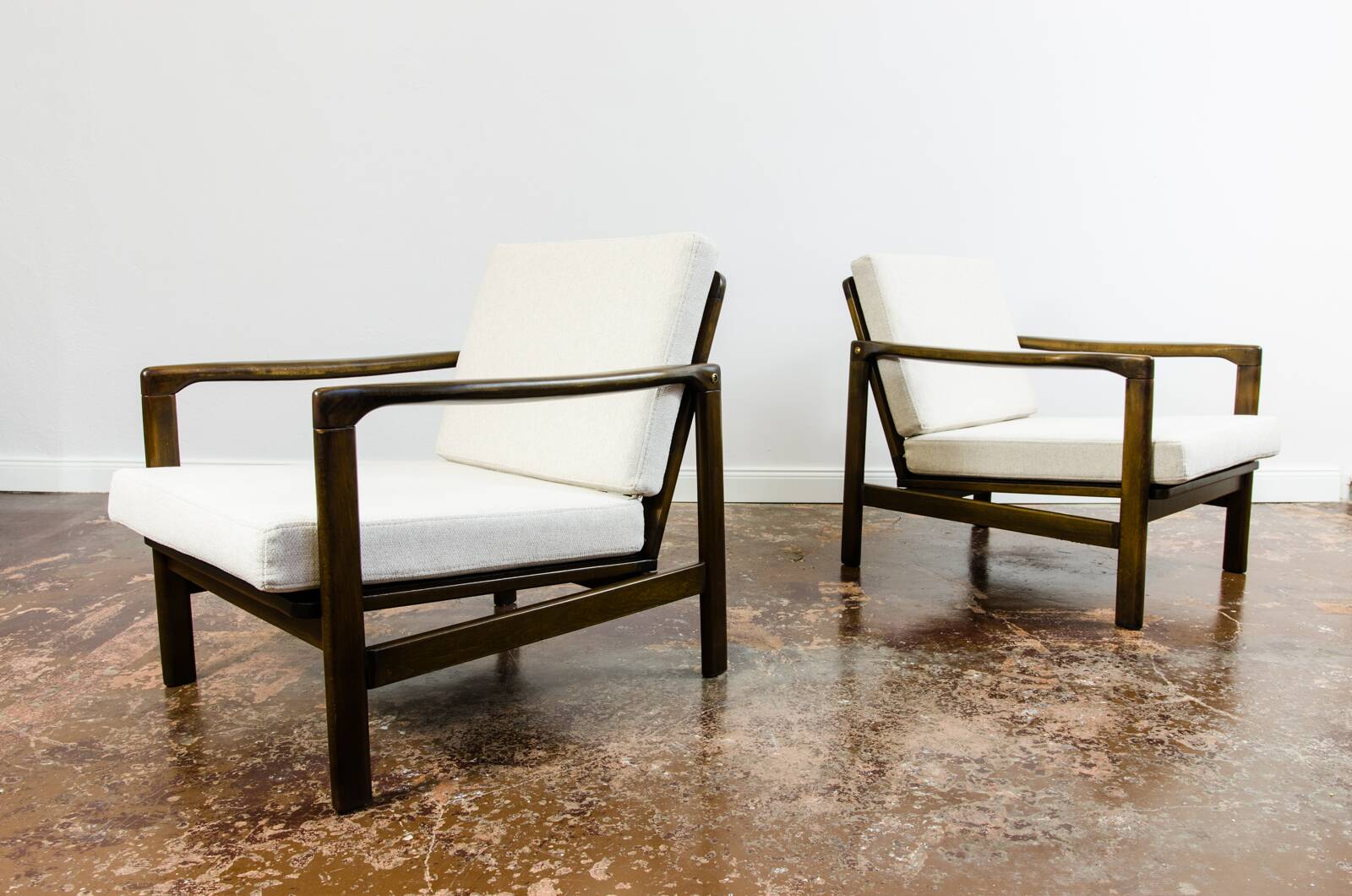 Pair of beige mid century armchairs b7522 by zenon bączyk, 1960's