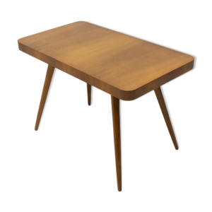Table basse en noyer du milieu du siècle par ?eský nábytek, années 1960, Tchécoslovaquie