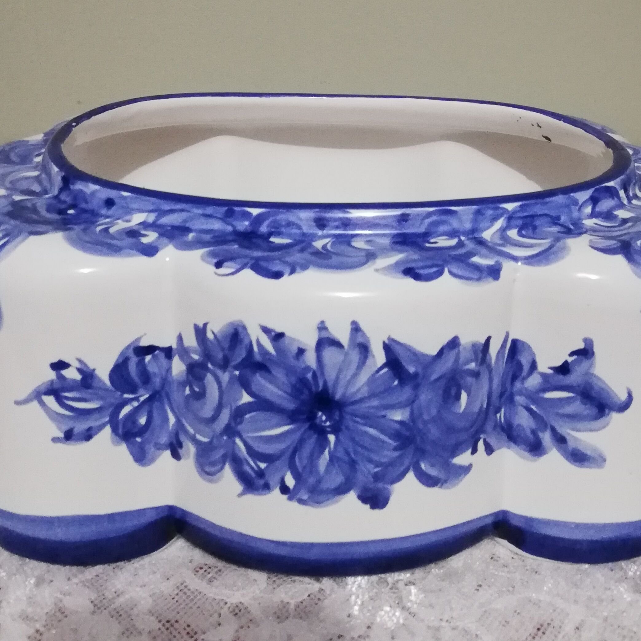 Delft earthenware tureen