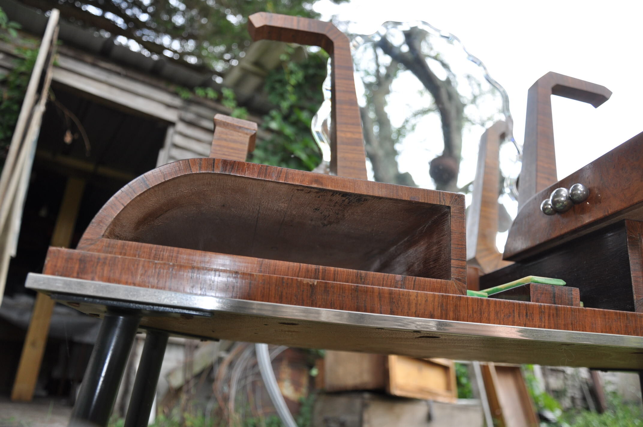 Child dressing table