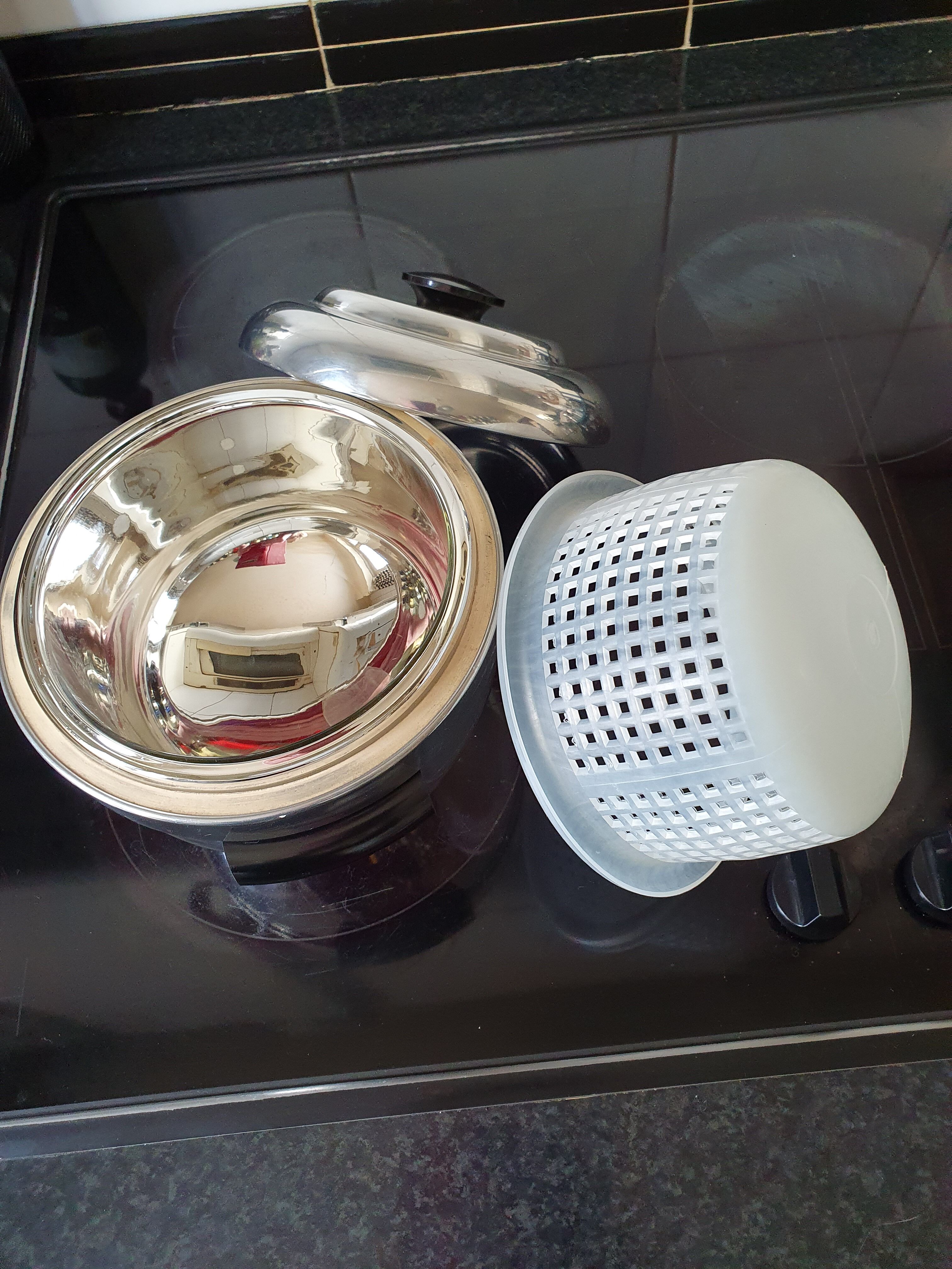 Thermos insulated ice bucket in metal and bakelite, 50s