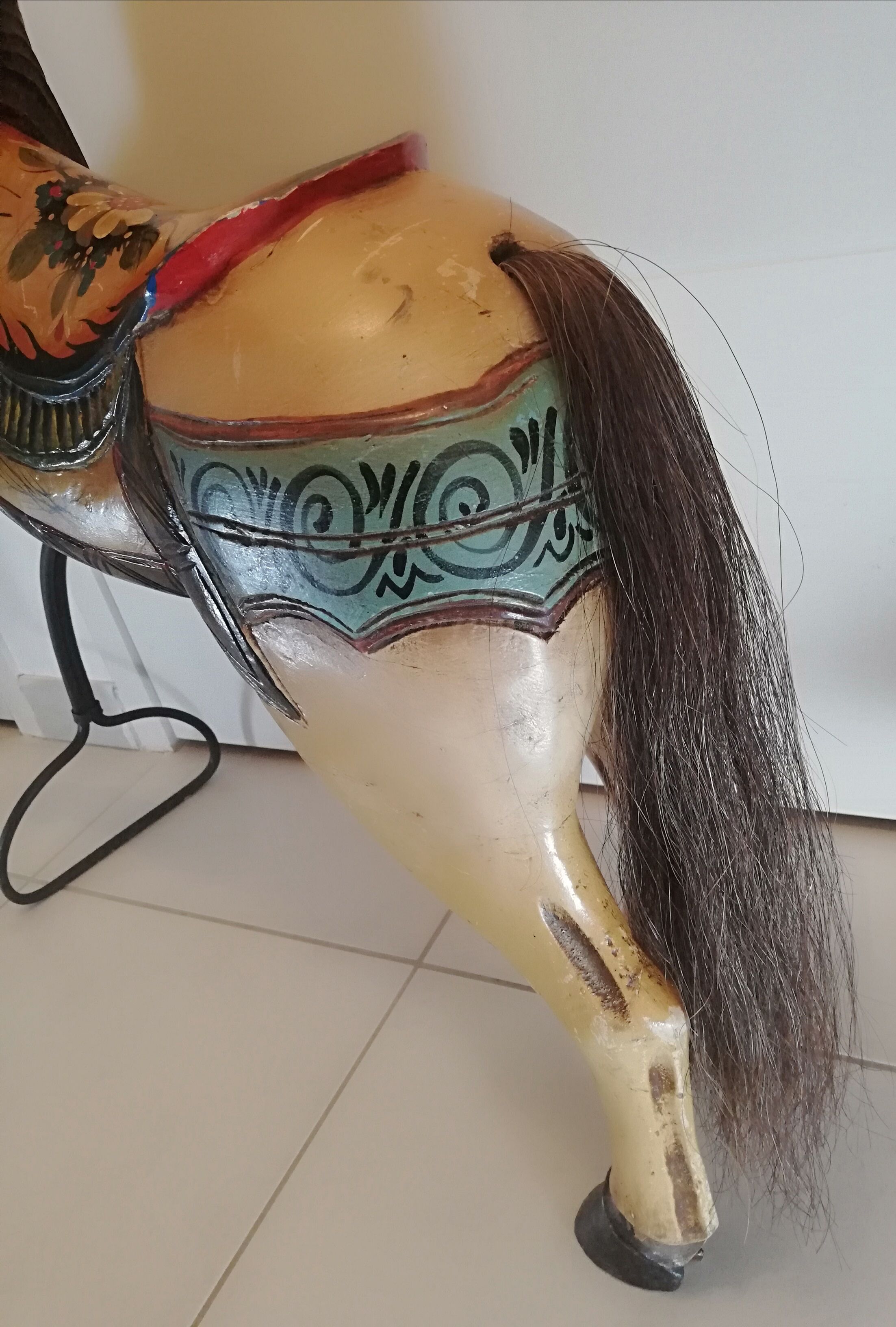 Cheval cabré de manège ou de carrousel forain en bois