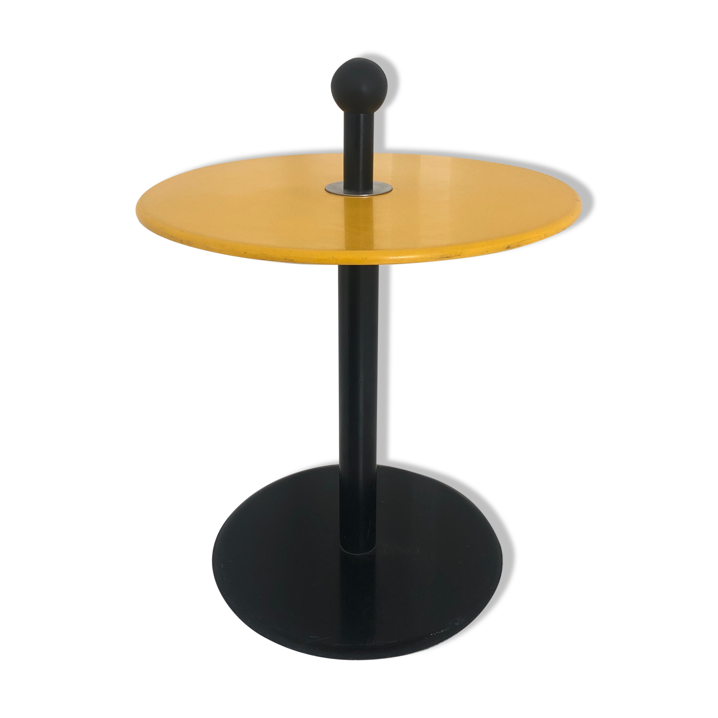 Coffee table / Yellow and black-sned peeling