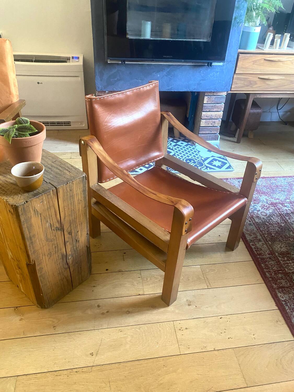 Safari armchair in wood and leather - 1950s style