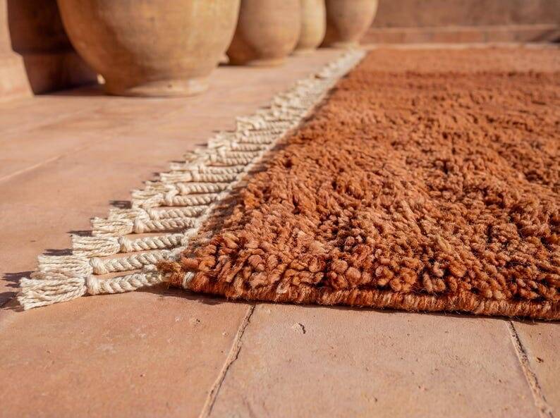 Handmade pure wool Berber rug, size 1.5/2.5 m.