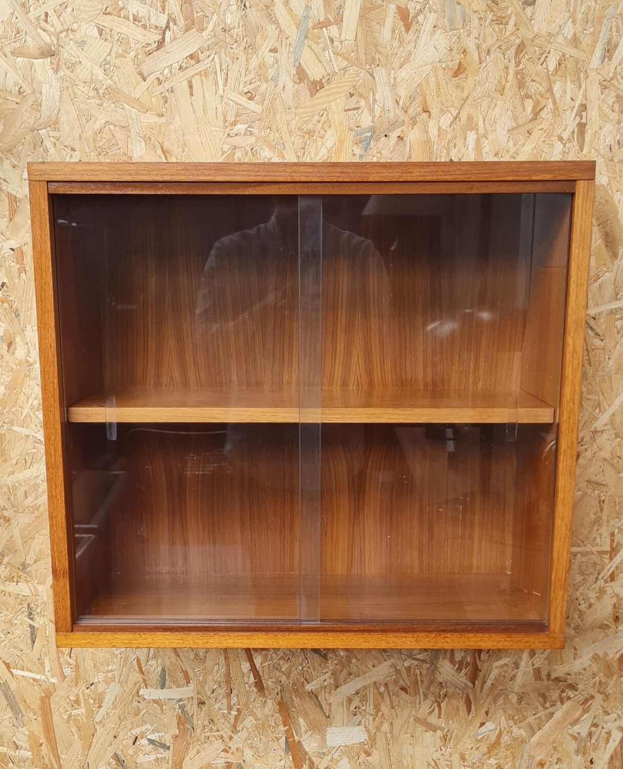 Scandinavian showcase shelf