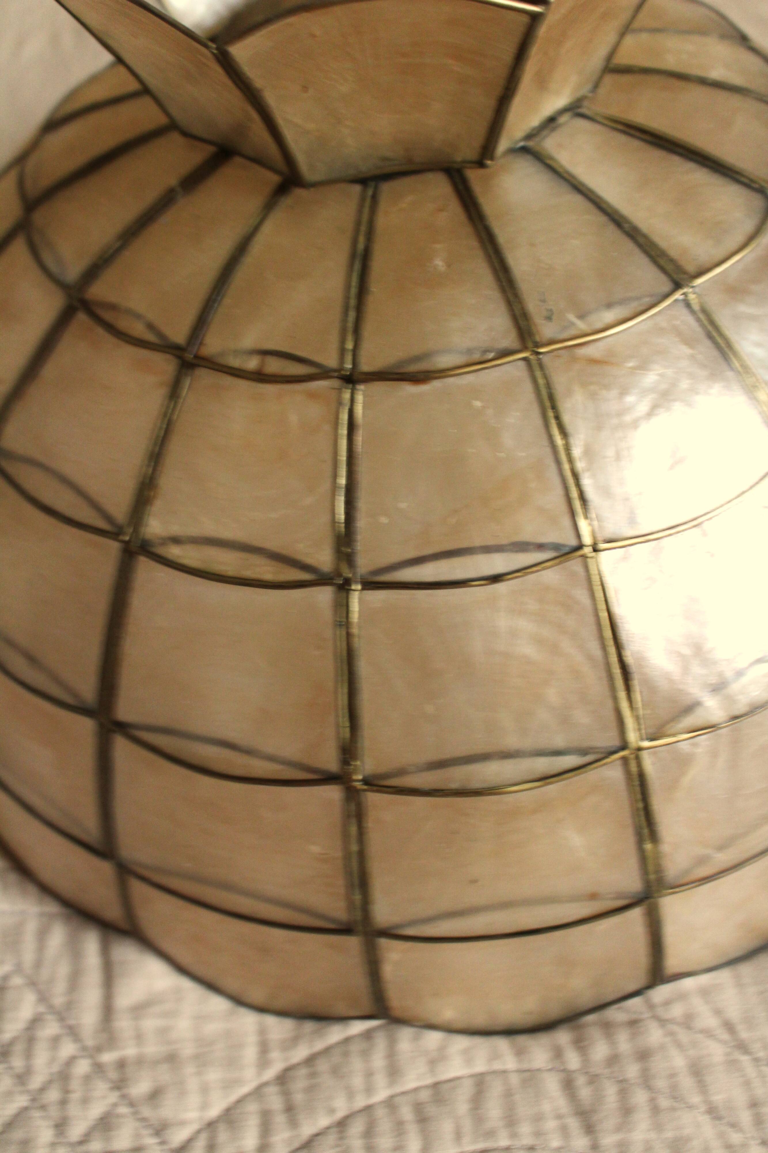 Suspension nacre et laiton