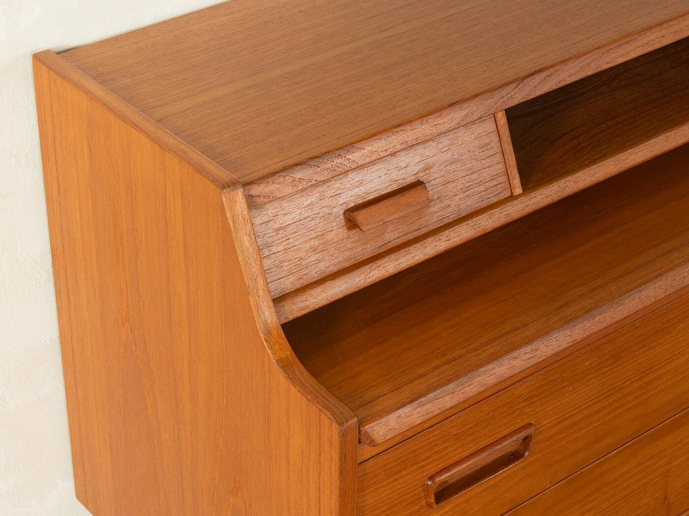 1960s bureau, Arne Wahl Iversen