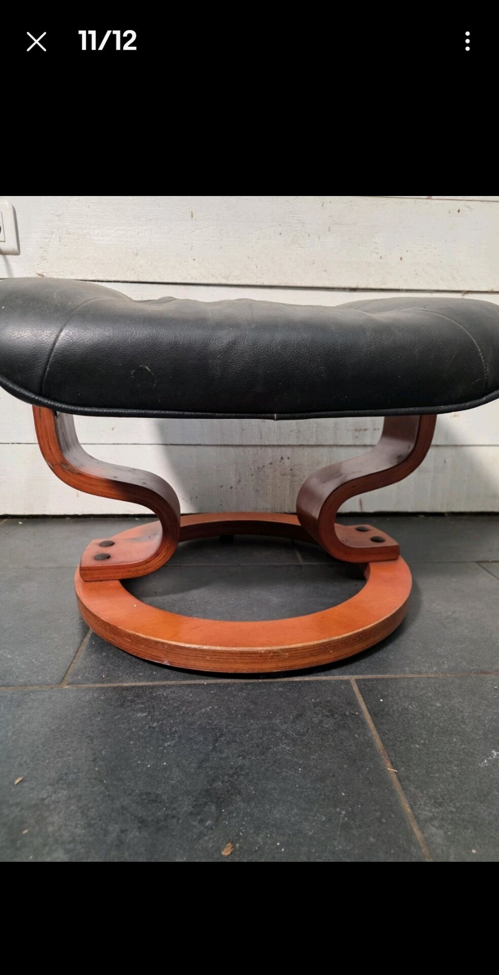 Repose pieds / Pouf en cuir noir  -Stressless
