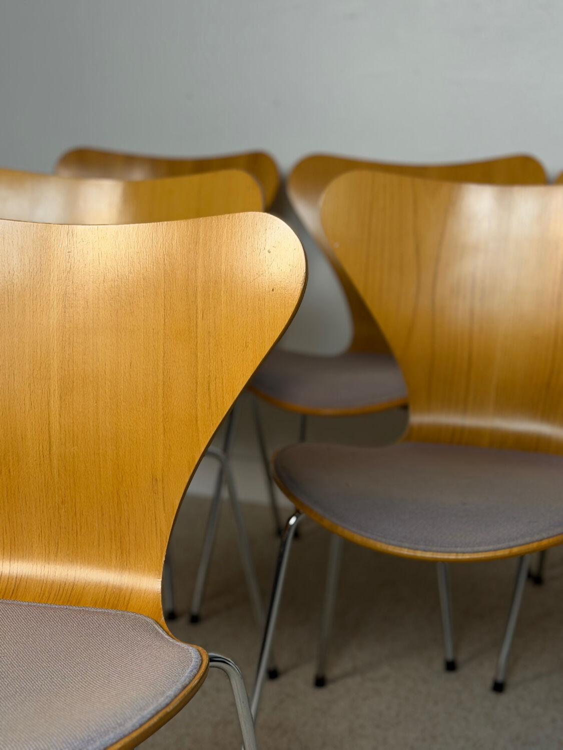 6 chairs Series 7 – Arne Jacobsen for Fritz Hansen