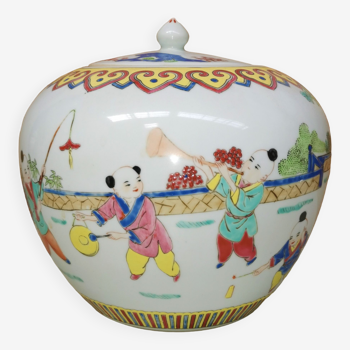 Ancien pot à gingembre / thé , vase en porcelaine de chine , superbe décor enfants